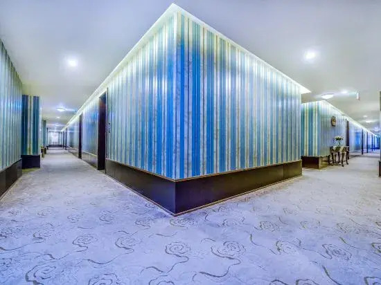 Yuechen Hotel (Xietaizi Subway Station)