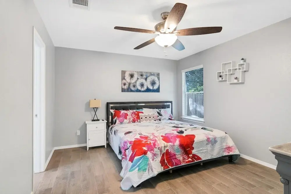 Quiet Austin Stay Near Tech