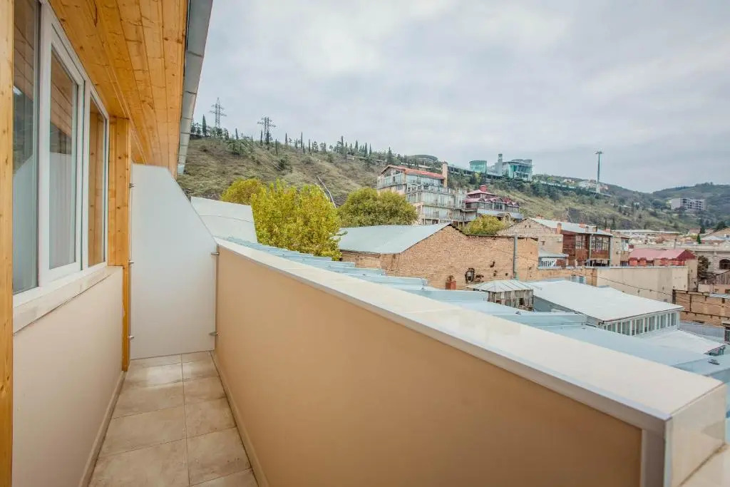 Galaktionis Apartment.3 min to Liberty Square