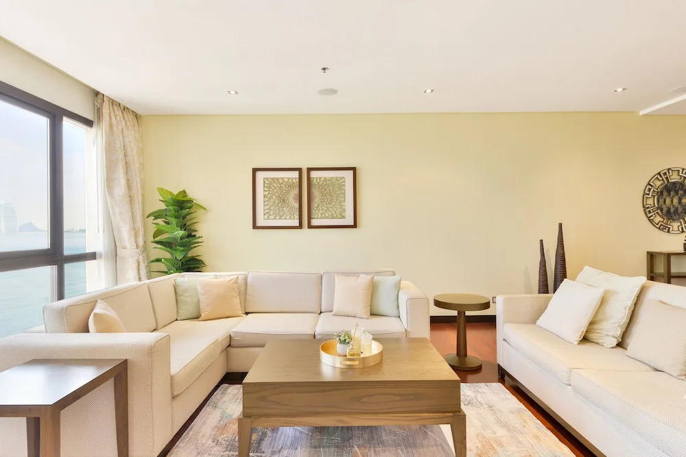 Anantara Residences - Beachfront - Private Beach and Lagoon Pool