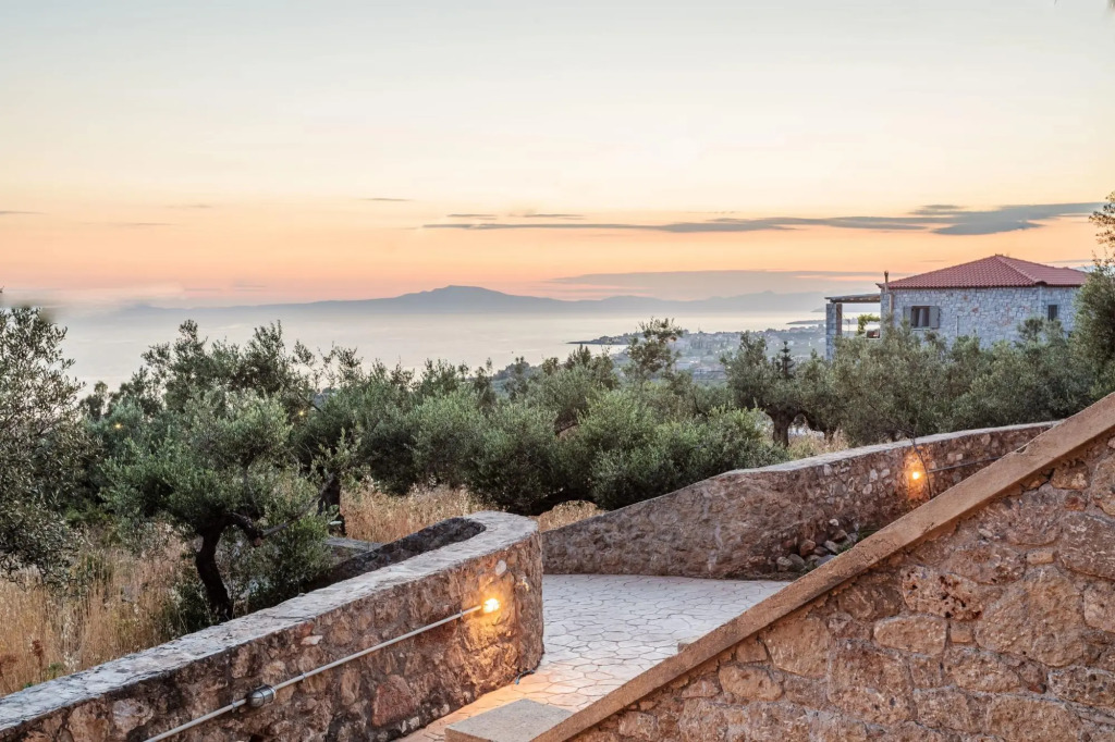 Mani Summer Escape - Spacious Home Fully Equipped