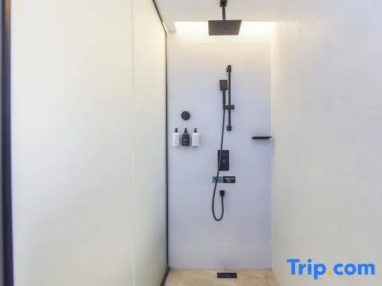 Xana Hotelle Hotel (Chongqing Jiangbei Airport Guanyue Road Subway Station)