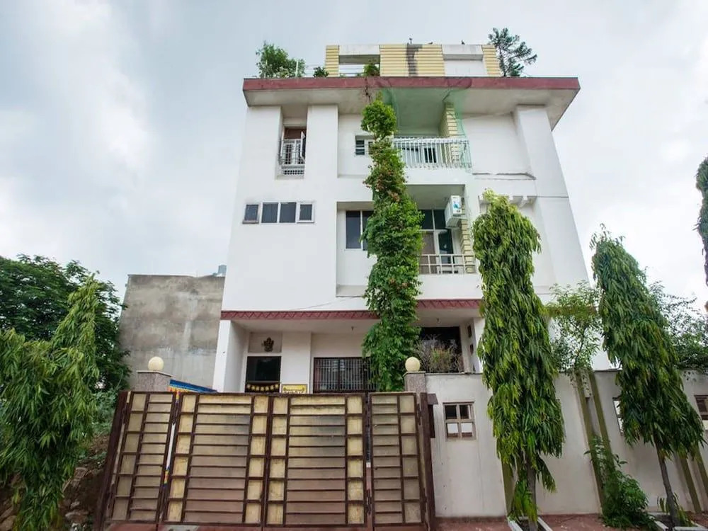 OYO 1060 Hotel Rahwaas