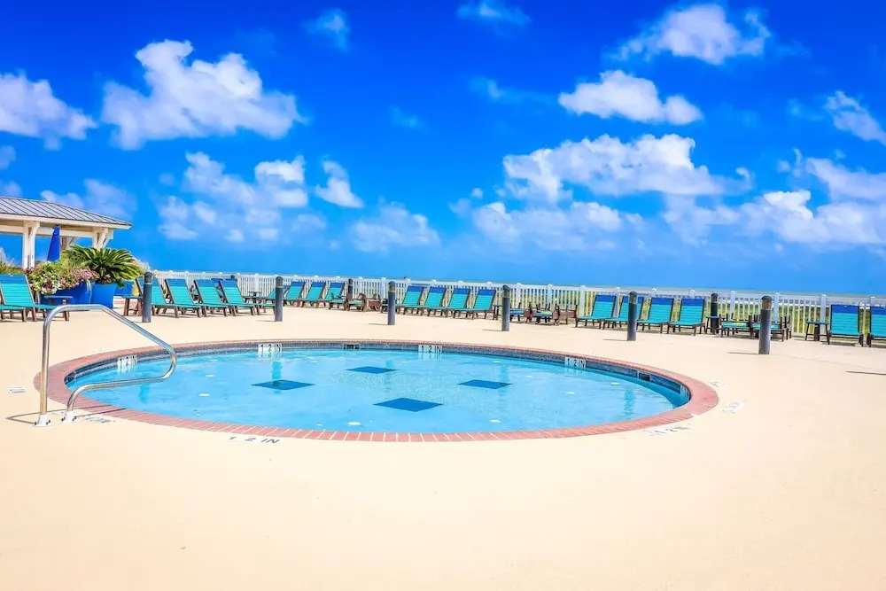 Pelican Pointe 2 Bedroom Condo