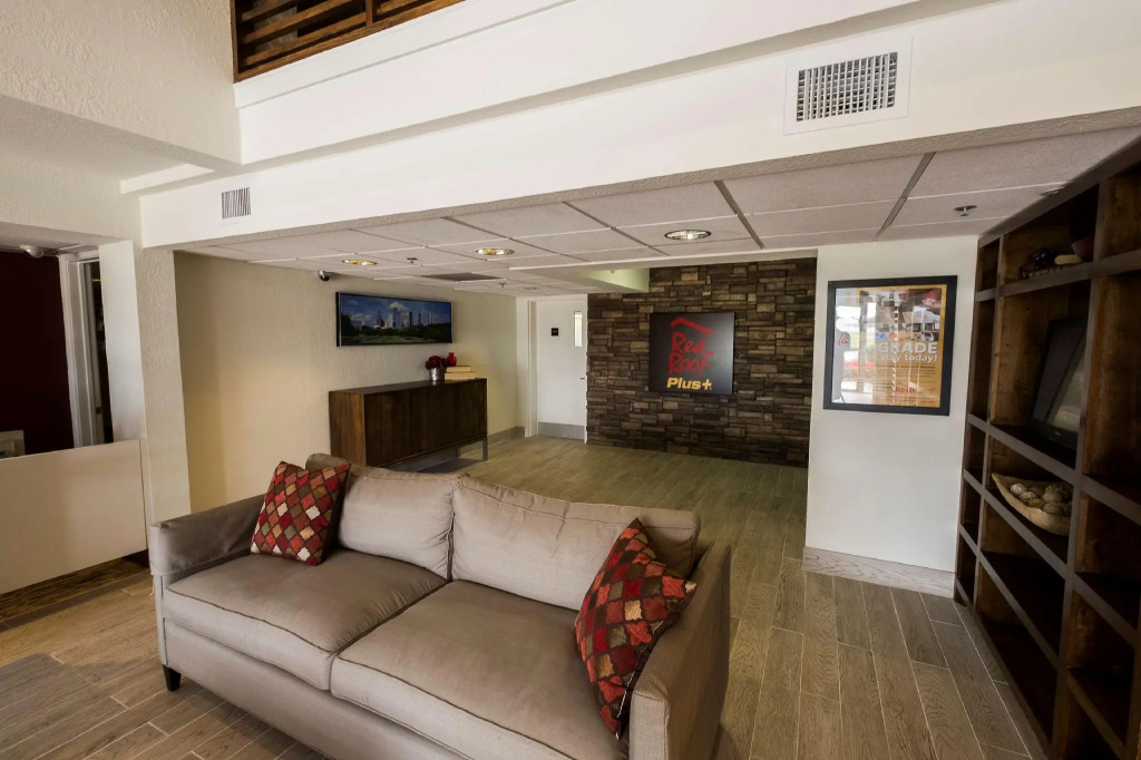 Red Roof Inn PLUS+ Houston - Energy Corridor