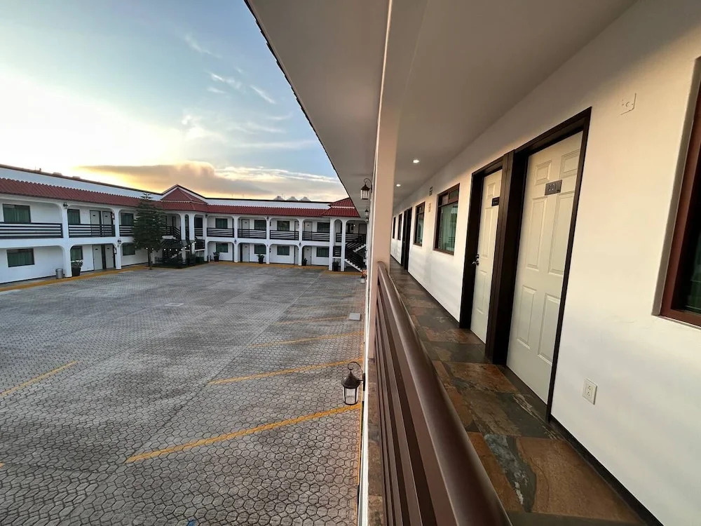 HOTEL LOS PORTALES CHIGNAHUAPAN
