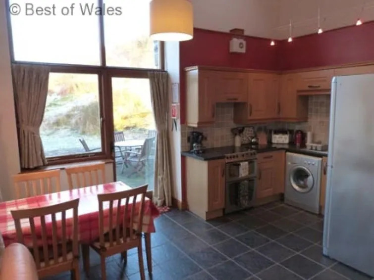 Holiday Home Llety'r Cwm