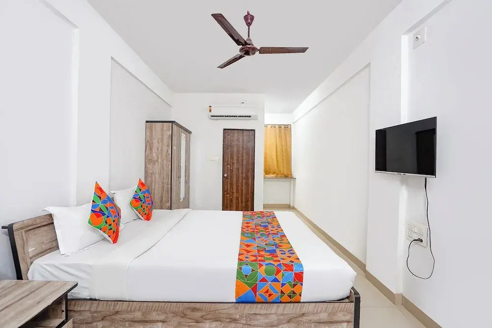 FabHotel Relax - Opp Hotel Leela