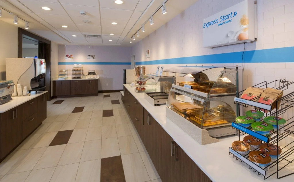 Holiday Inn Express & Suites - Gaylord by IHG
