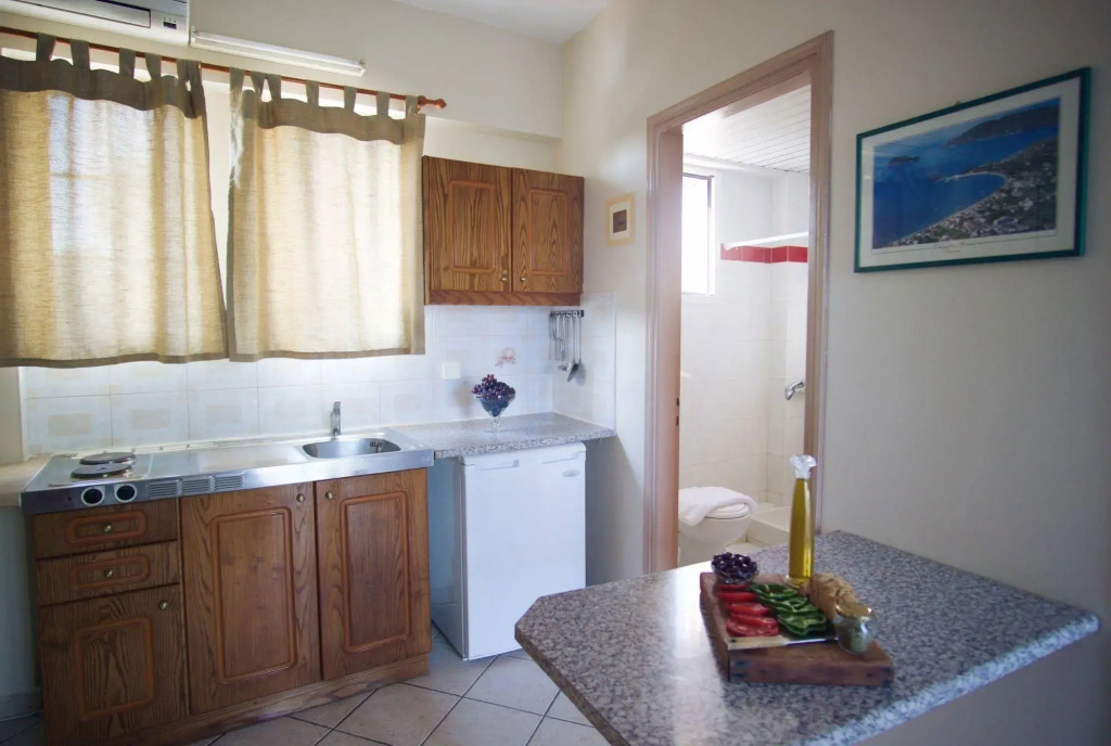 Spiros Family Apts