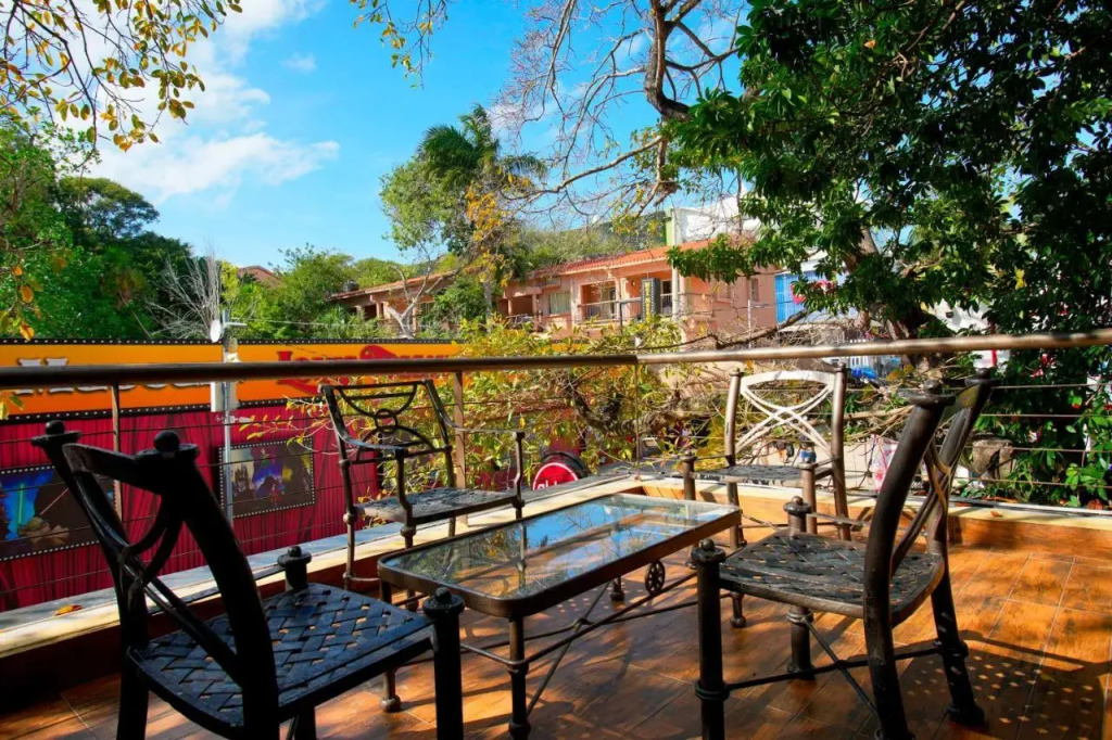 Moongate Hotel