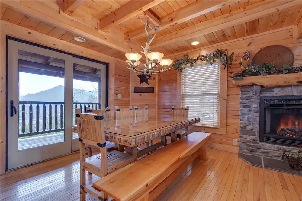Destinys Lodge - Five Bedroom Cabin