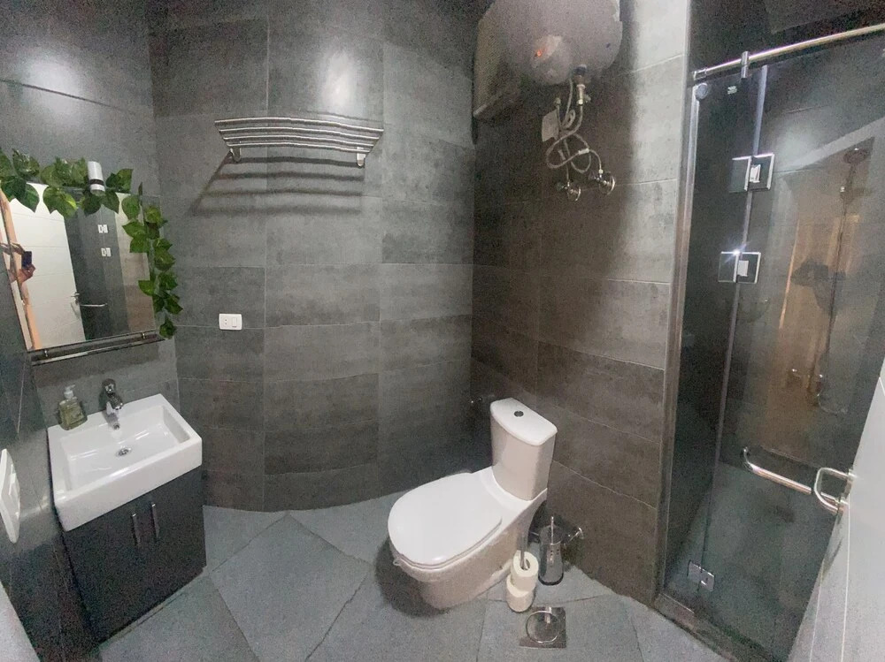 Bali Themed Luxury Spacious 3 Bed Balcony Pool Gym