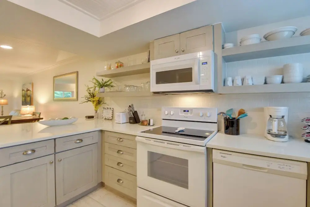 Siesta Key Condo w/ Heated Pool < 1 Mi to Beach