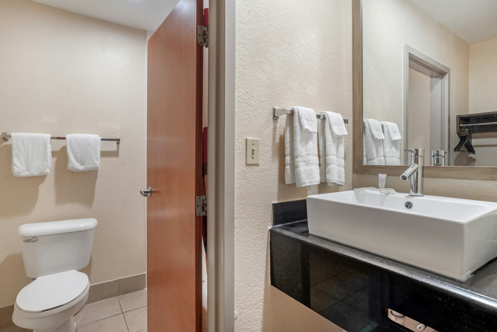 Red Roof Inn PLUS & Suites Vicksburg