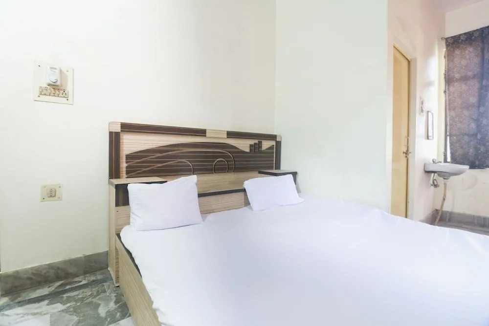 Spot On 60947 Godavari Lodge