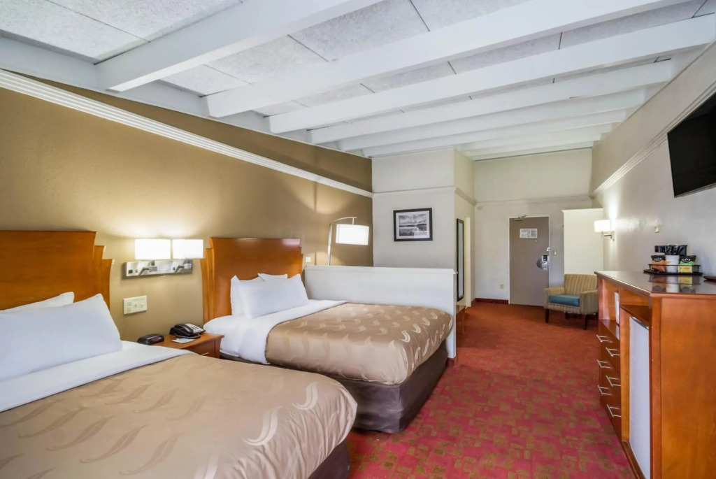 Quality Inn & Suites Kansas City - Independence I-70 East