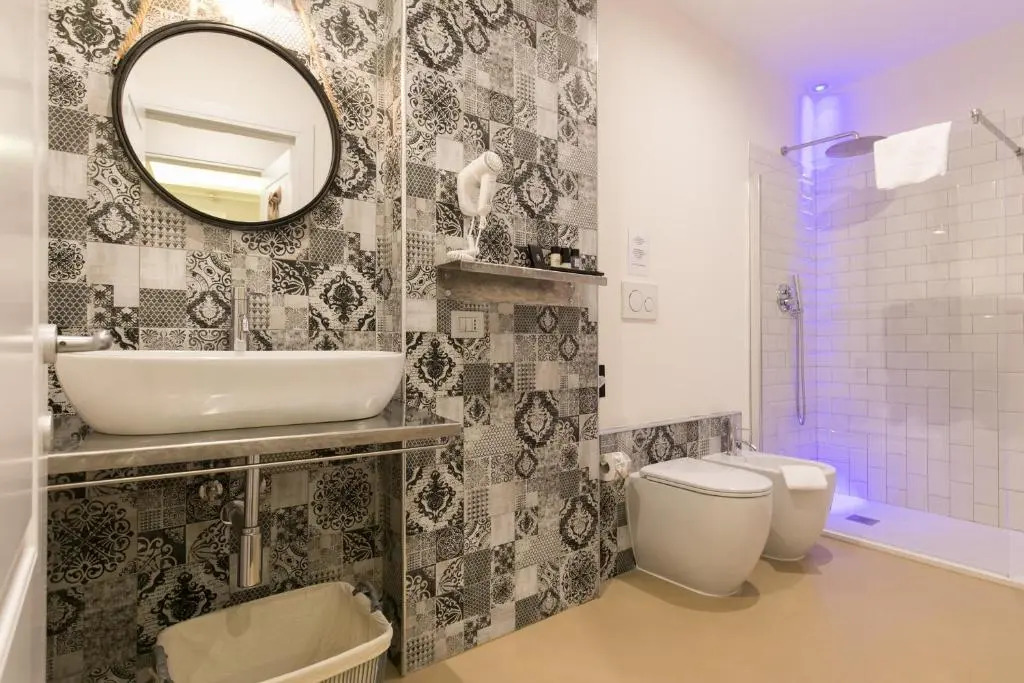 Trevi Contemporary Suite