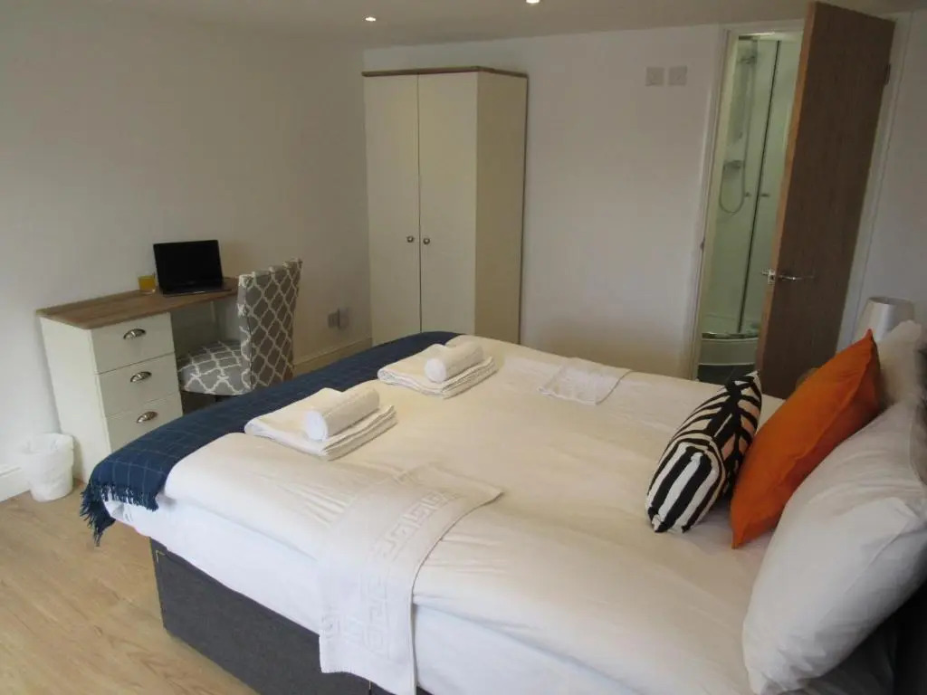 The Cambridge Suites - Tas Accommodations
