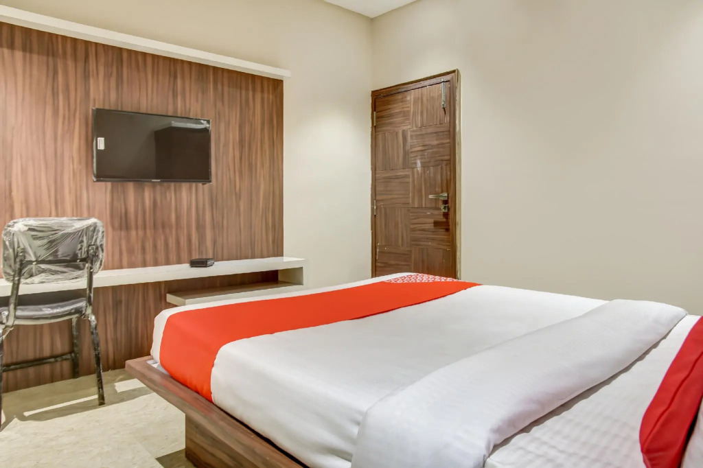 OYO 24814 Sharda Regency