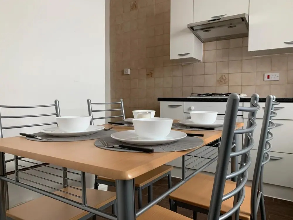 New Stylish Sleek 2bd Flat Heart of Thornton Heath