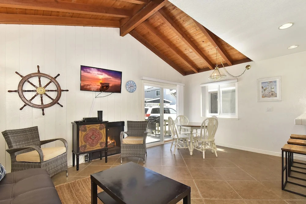 129 27th St Yipa 1 Bedroom Duplex