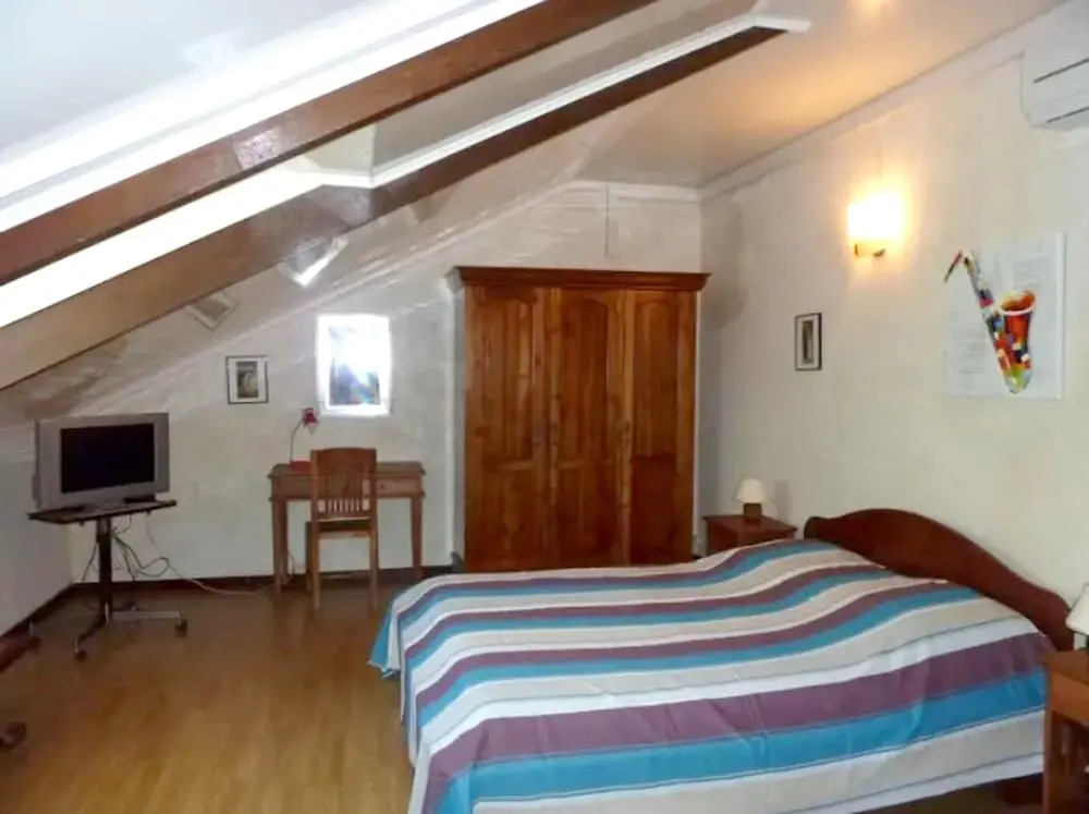 Apartment with 3 Bedrooms in Bois-De-Nèfles Saint-Paul, with Wonderful Sea View, Enclosed Garden And Wifi - 15 Km From the Beach