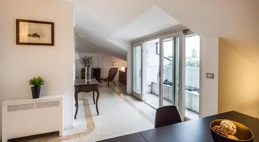 Temporary House – Penthouse Duomo View