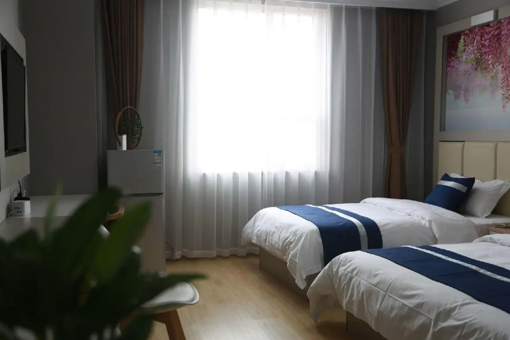 Golden Phoenix Hotel