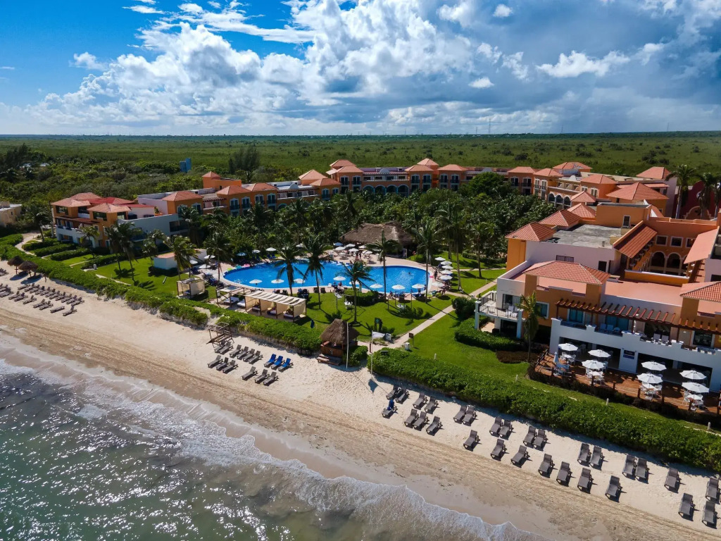 El Beso at Ocean Coral & Turquesa All Inclusive