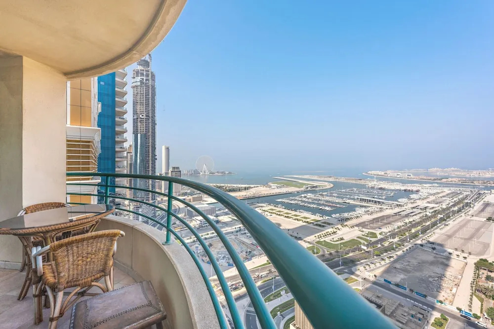 Spectacular 180 Degree Seaview 3 Bedrooms Listing By Owner