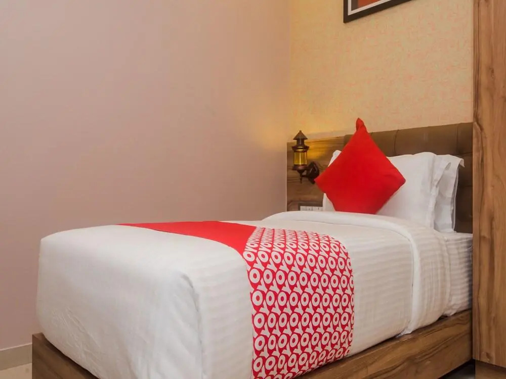OYO 18581 Hotel Blue Inn Residence