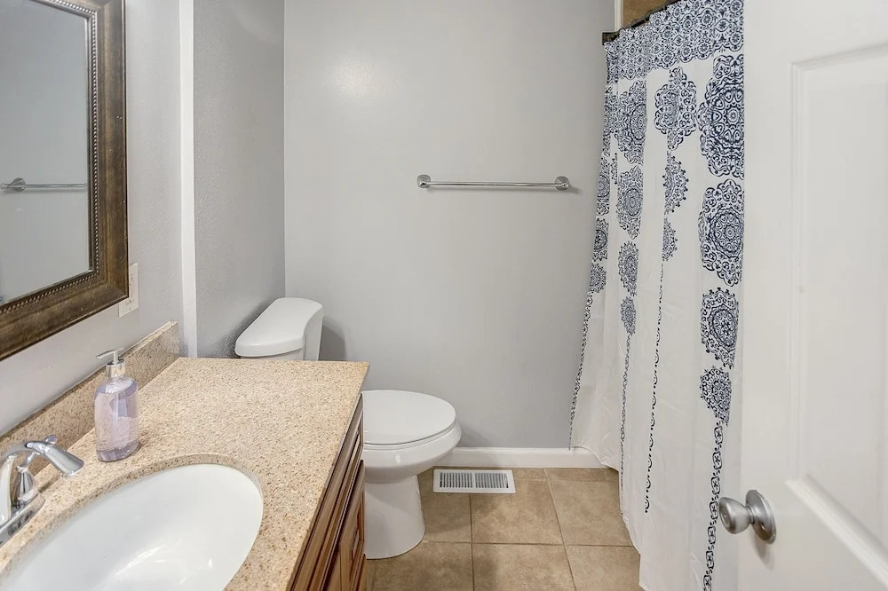 Belleville Beauty - Luxury Stay For Work Or Stay For Play Either Way This Is The Perfect Property For You! 4 Bedroom Residence by RedAwning
