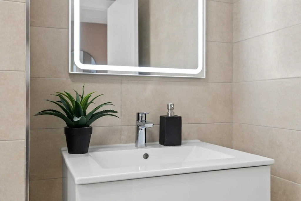 Luxury new apartment - private parking- Estepona