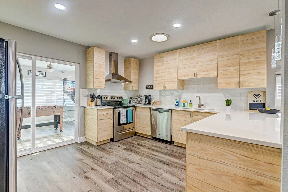 150 W Suwannee Ln
