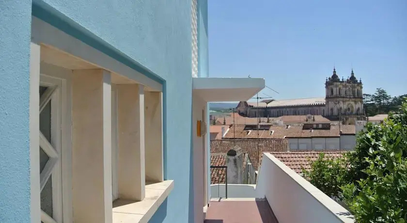Alcobaca Hostel - Blue House