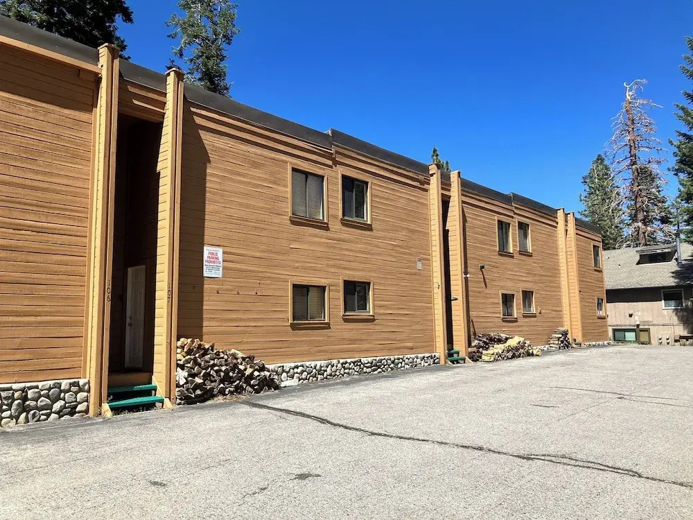 1BR Townhome w/ Spa Access Near Trails