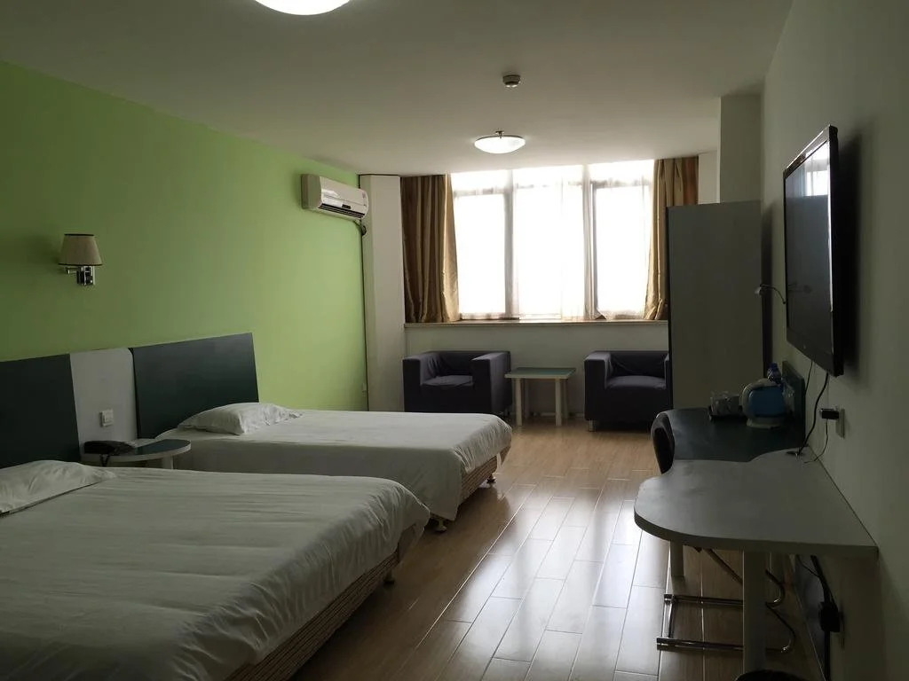 Canglong Hotel