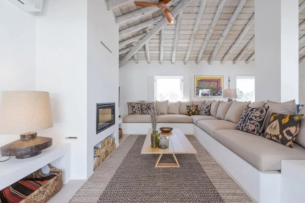 Wooden Villa By Cadenzalux