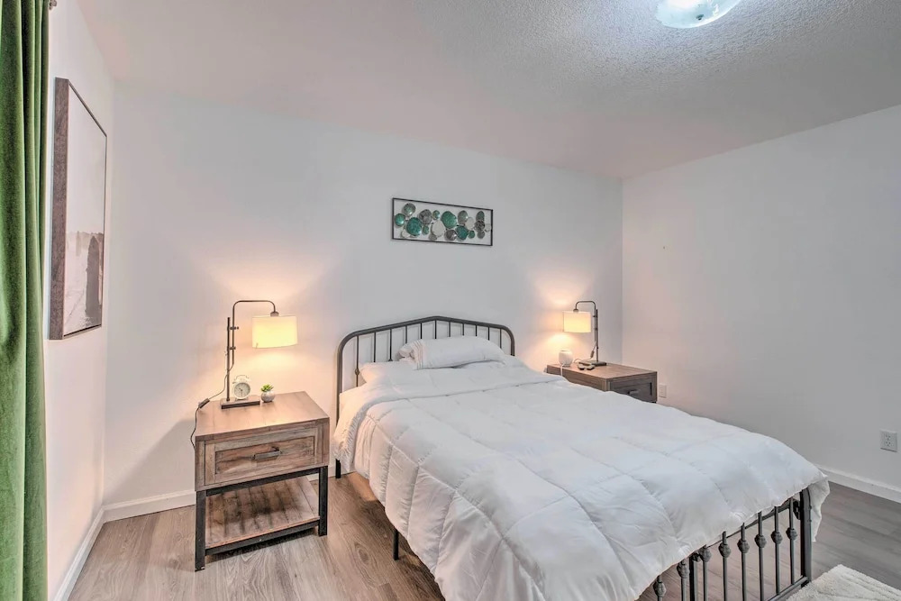 Pet-friendly PNW Home, 1 Mi to Rockaway Beach