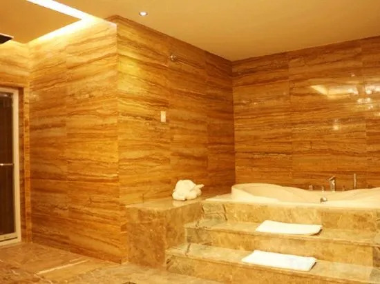 Guowei Hotel
