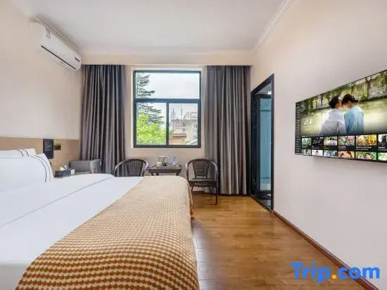 Yunxi and Home Hotel