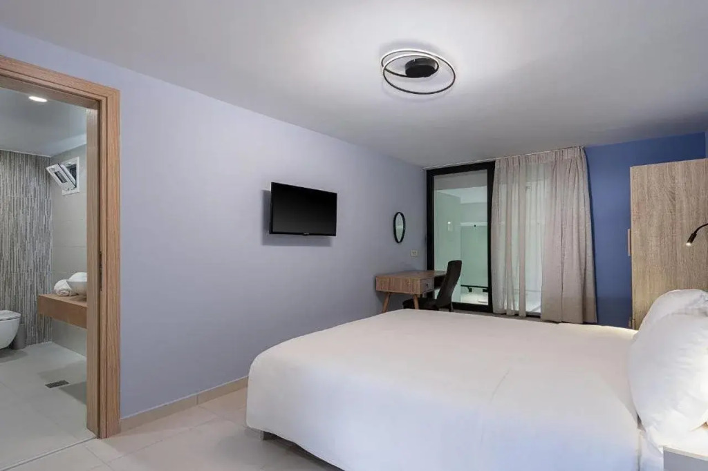 M City Hotel