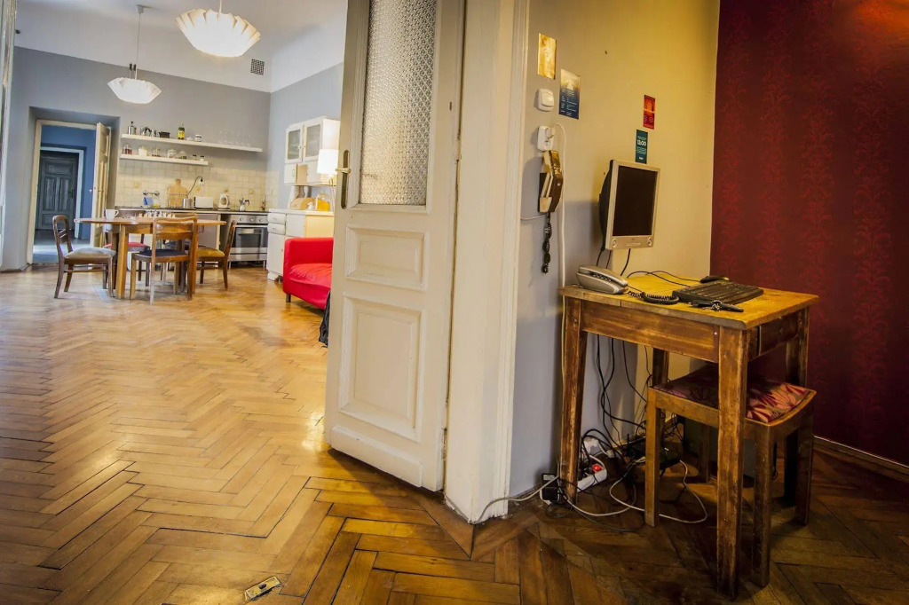 Travellers Inn Hostel
