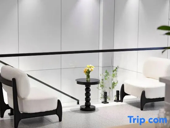 Zhongxian Manchester City Smart Hotel
