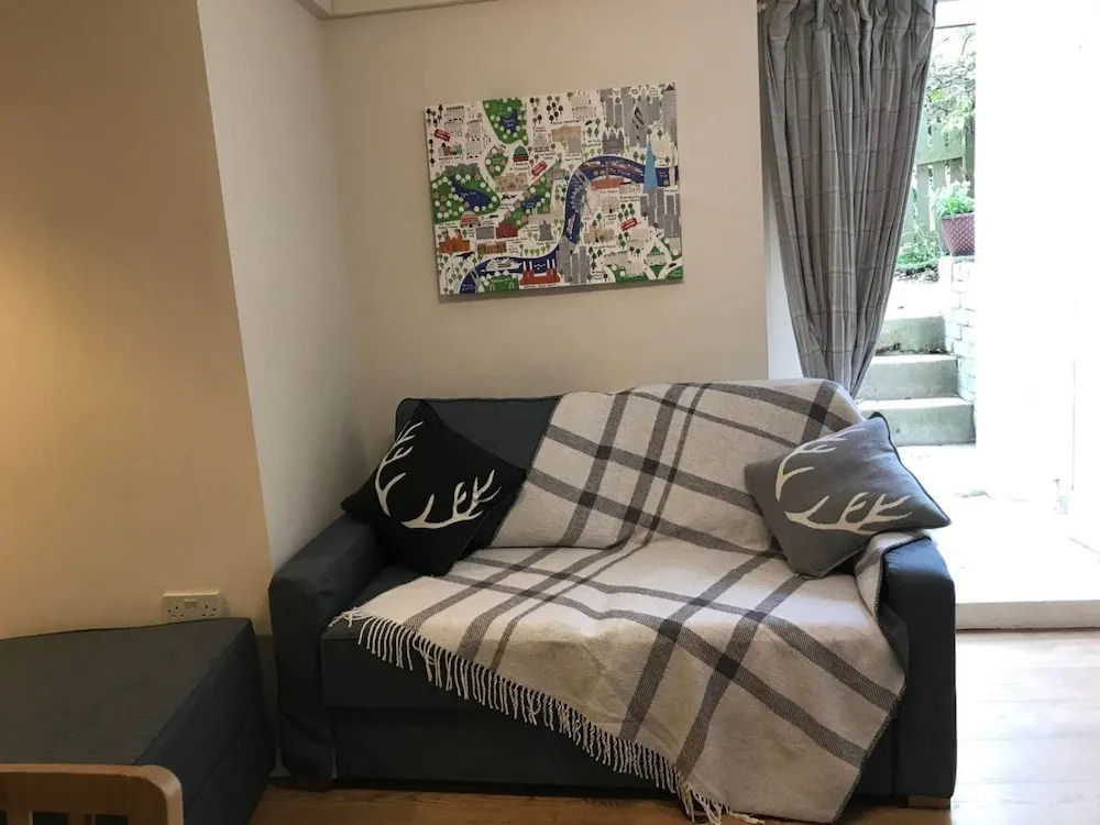 Victorian Garden Apartment in Brixton