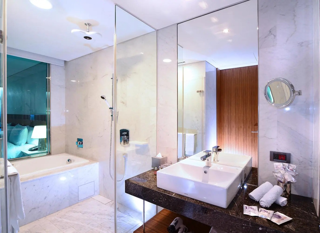 FleurLis Hotel
