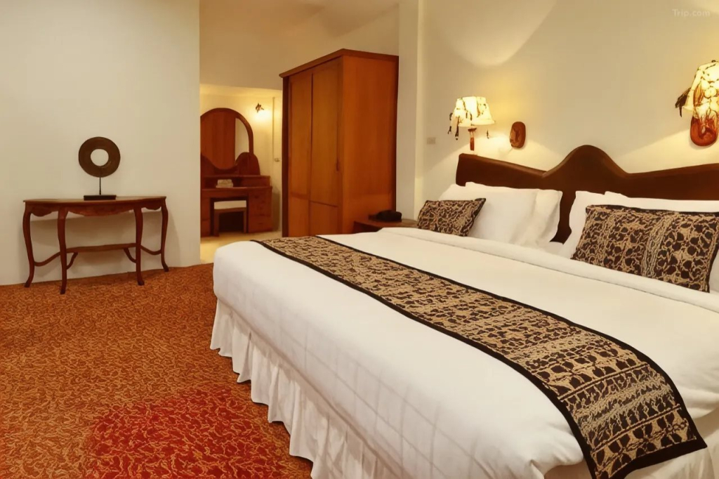 Thongsomboon Club Hotel