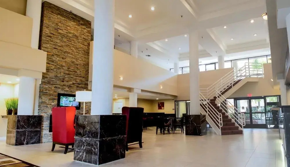 Irvine Inn & Suites