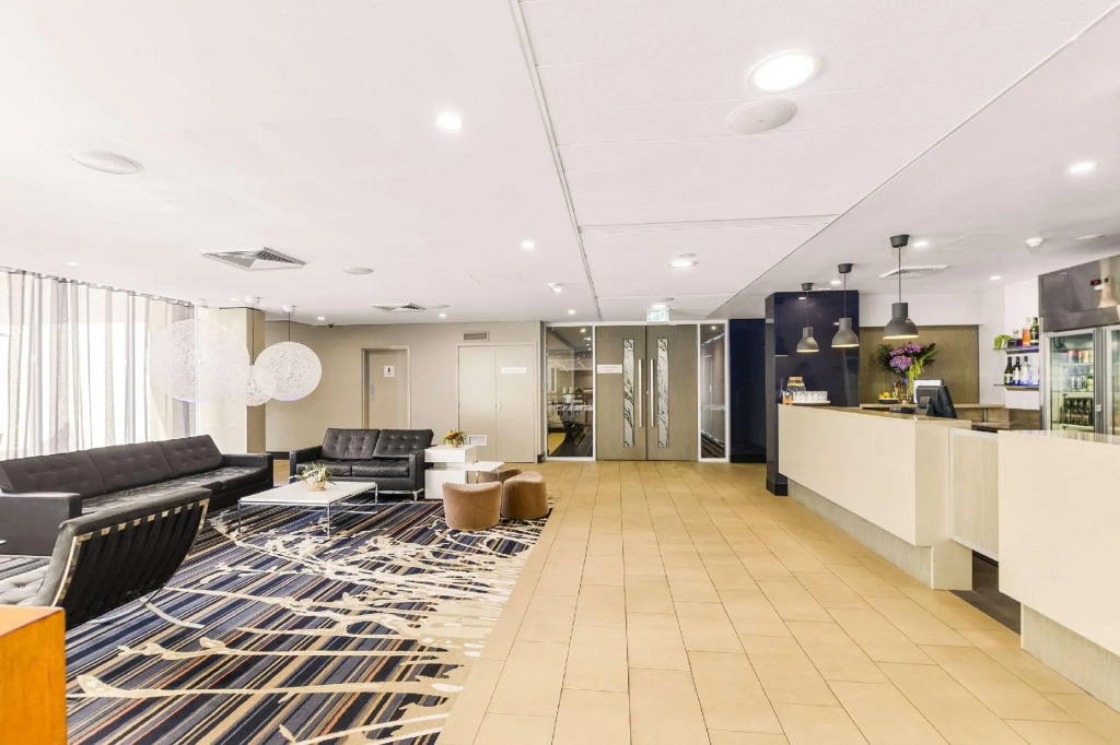 Quality Suites Pioneer Sands